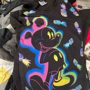 Scrub top.  Size medium in good shape. Slightly used.